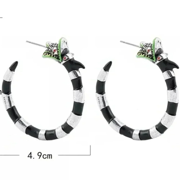 Beetlejuice Sandworm horror hot Metal Earring - Picture 4 of 5